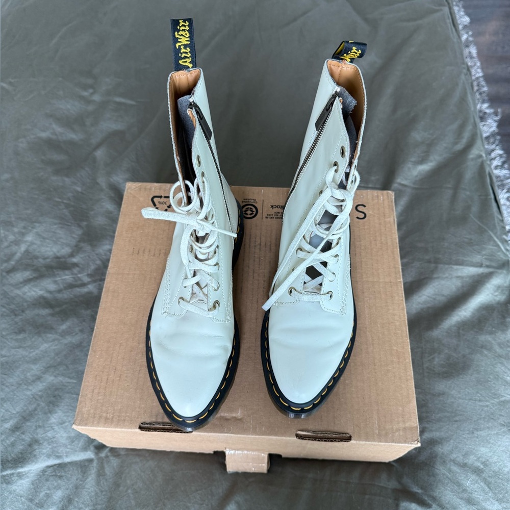 Dr. Martens Off-White Leather Combat Boots Alix Pointed Toe Ankle 8 Worn ONCE - Picture 4 of 8